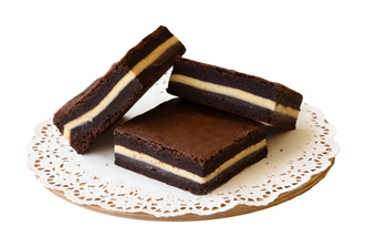 Beyaz Çikolatalı Browni Kek ( 3 Dilim) görseli