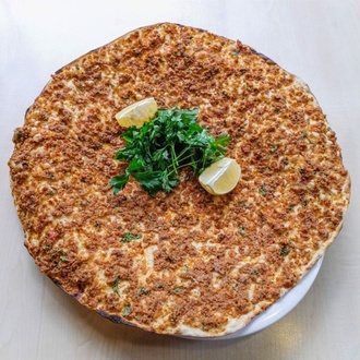 Lahmacun görseli