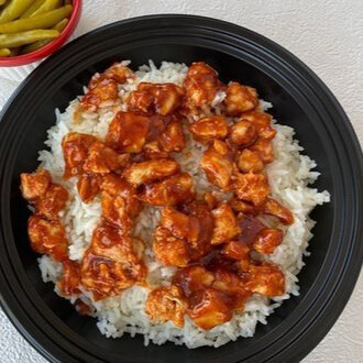 Bol Acı Soslu Tavuklu Pilav (Az Acılı) görseli