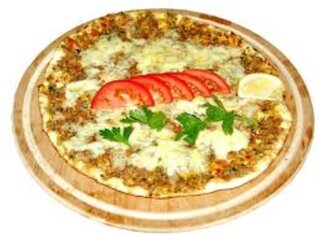 Kaşarlı Lahmacun görseli