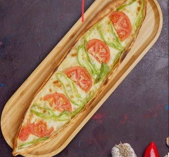 Kaşarlı Sebzeli Pide görseli