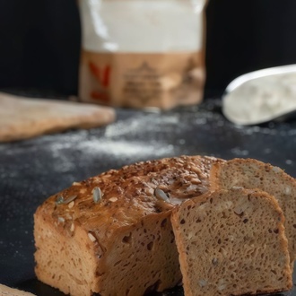 Ekşi Mayalı Siyez Unlu Üç Tohumlu Siyez Ekmeği (1 Kg) görseli