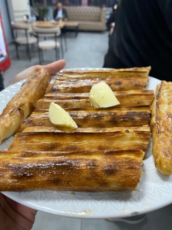 Kapalı Kavurmalı Pide görseli