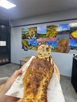 Göreli Pidesi Kıymalı Kaşarlı görseli