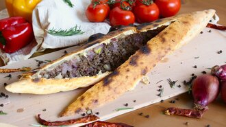 Kıymalı Kaşarlı Pide görseli