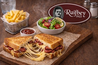 Sucuklu Kaşarlı Jumbo Tost görseli