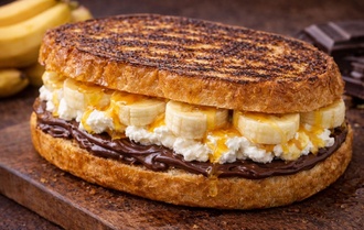 Yumurtalı Ekmeğe Tatlı Sandviç görseli
