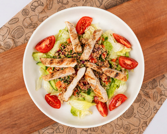 Izgara Tavuk Salata görseli
