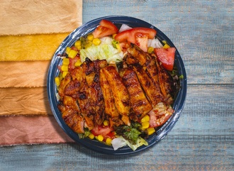 Tavuk Pirzola Salata görseli