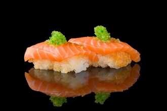 352. Crispy Rice Wiht Spicy Salmon & Yuzu Kosho görseli