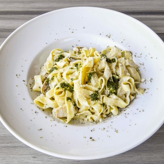 Pesto Soslu Fettuccine görseli