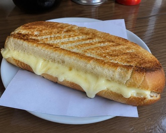 Kaşarlı Tost görseli