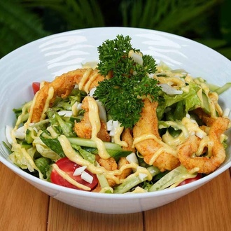 Çıtır Tavuk Salata görseli
