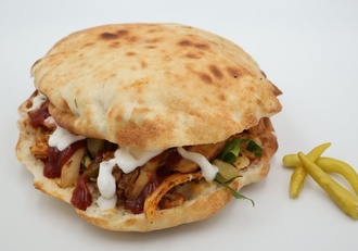 Tombik Ekmek Arası Tavuk Döner görseli