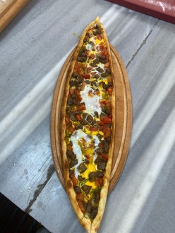Kuşbaşılı Yumurtalı Pide görseli