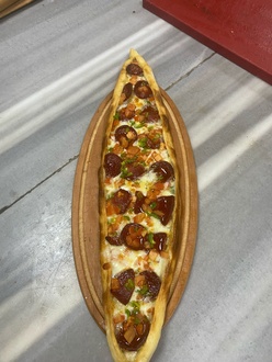 Sucuklu Kaşarlı Domatesli Pide (Açık) görseli
