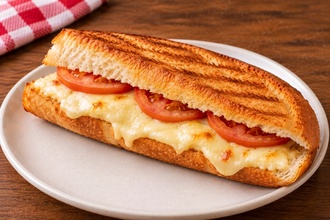 Domatesli Tost görseli