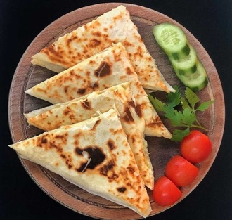 Peynirli Gözleme Kahvaltı Tabağı görseli