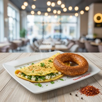 Beyaz Peynirli Maydanozlu Omlet Simit görseli