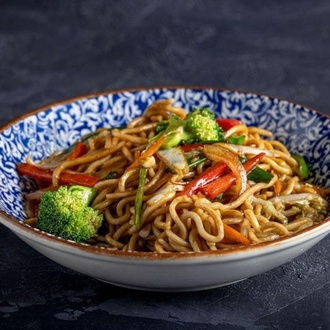 Sebzeli Noodle görseli