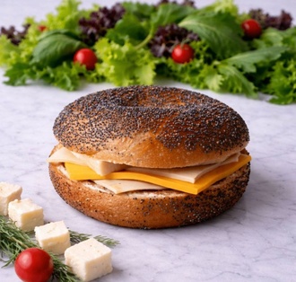 4 Peynirli Haşhaşlı Sandviç görseli