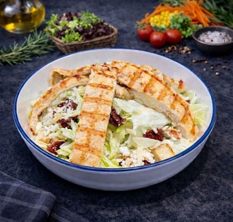 Tavuklu Sezar Salata görseli