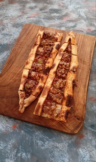 Kuşbaşılı Pide görseli