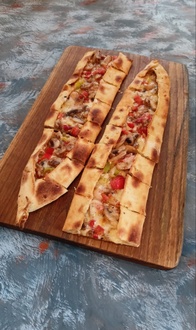 Mantarlı Pide görseli