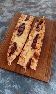 Sucuklu Kaşarlı Pide görseli