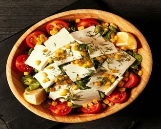 Beyaz Peynirli Salata görseli