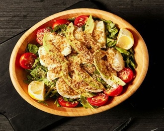 Mozzarella Peynirli Salata görseli