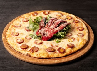 Cheddar Dolgulu Sosisli Pizza (Küçük) görseli