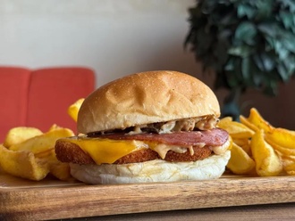 Bacon Chicken Burger Menü görseli