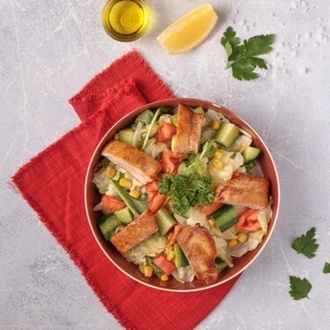Izgara Tavuklu Salata görseli