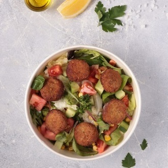 Falafelli Salata görseli