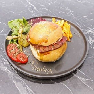 Sucuk Burger görseli