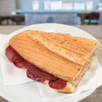 Tost Bolll Sucuklu (Yarım Ekmek) görseli