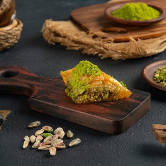 Fıstıklı Şöbiyet (1 Kg.) görseli