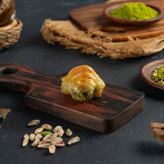 Fıstıklı Midye Baklava görseli