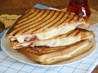 Kaşarlı Tost görseli