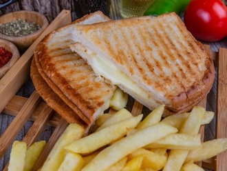 Beyaz Peynirli Tost görseli