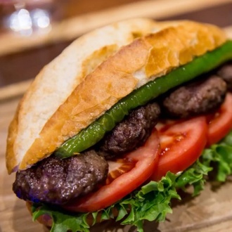 Ekmek Arası Izgara Köfte görseli