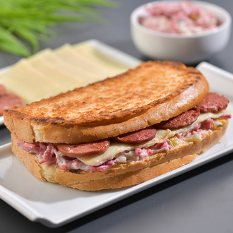 Sucuklu Tost görseli