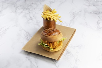 Peri Peri Soslu Çıtır Tavuk Burger görseli