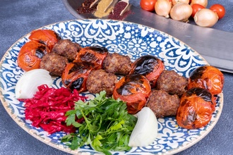 Domatesli Kebap görseli