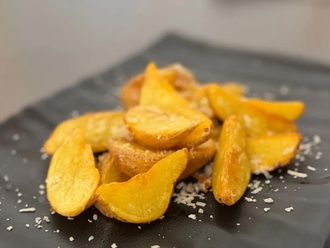 Trüflü Parmesanlı Elma Dilim Patates Kızartması görseli