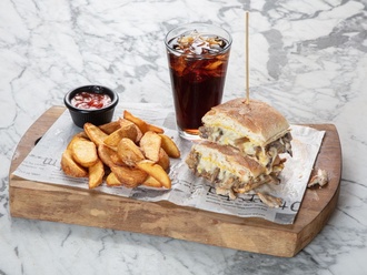 Tiftik Etli Sıcak Sandviç görseli