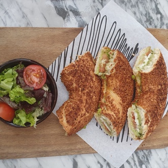 Avokadolu Simit Tost görseli