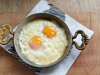 Sahanda Peynirli Yumurta görseli