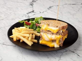 3 Peynirli Tost görseli